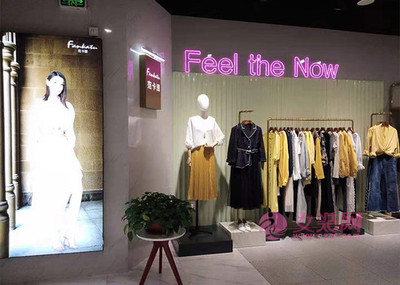 服裝店沒客進(jìn)店，導(dǎo)購除了等還有什么是該做的事